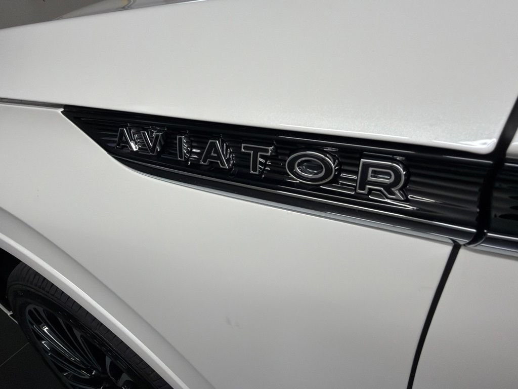 New 2026 Lincoln Aviator Black Label w/ Dynamic Handling Package AWD/4WD image 42