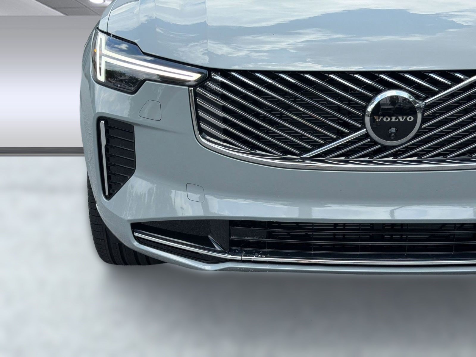 New 2026 Volvo XC90 B6 Plus w/ Protection Package AWD/4WD image 27