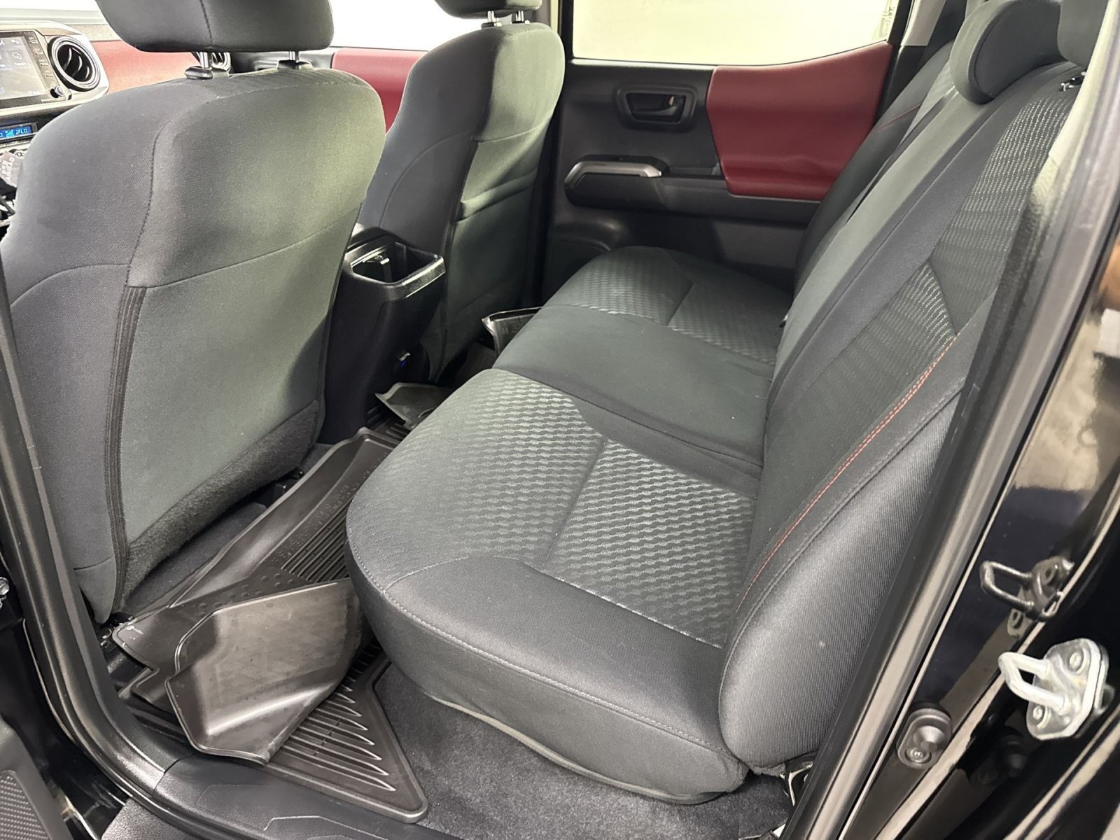 Used 2023 Toyota Tacoma SR5 AWD/4WD image 36