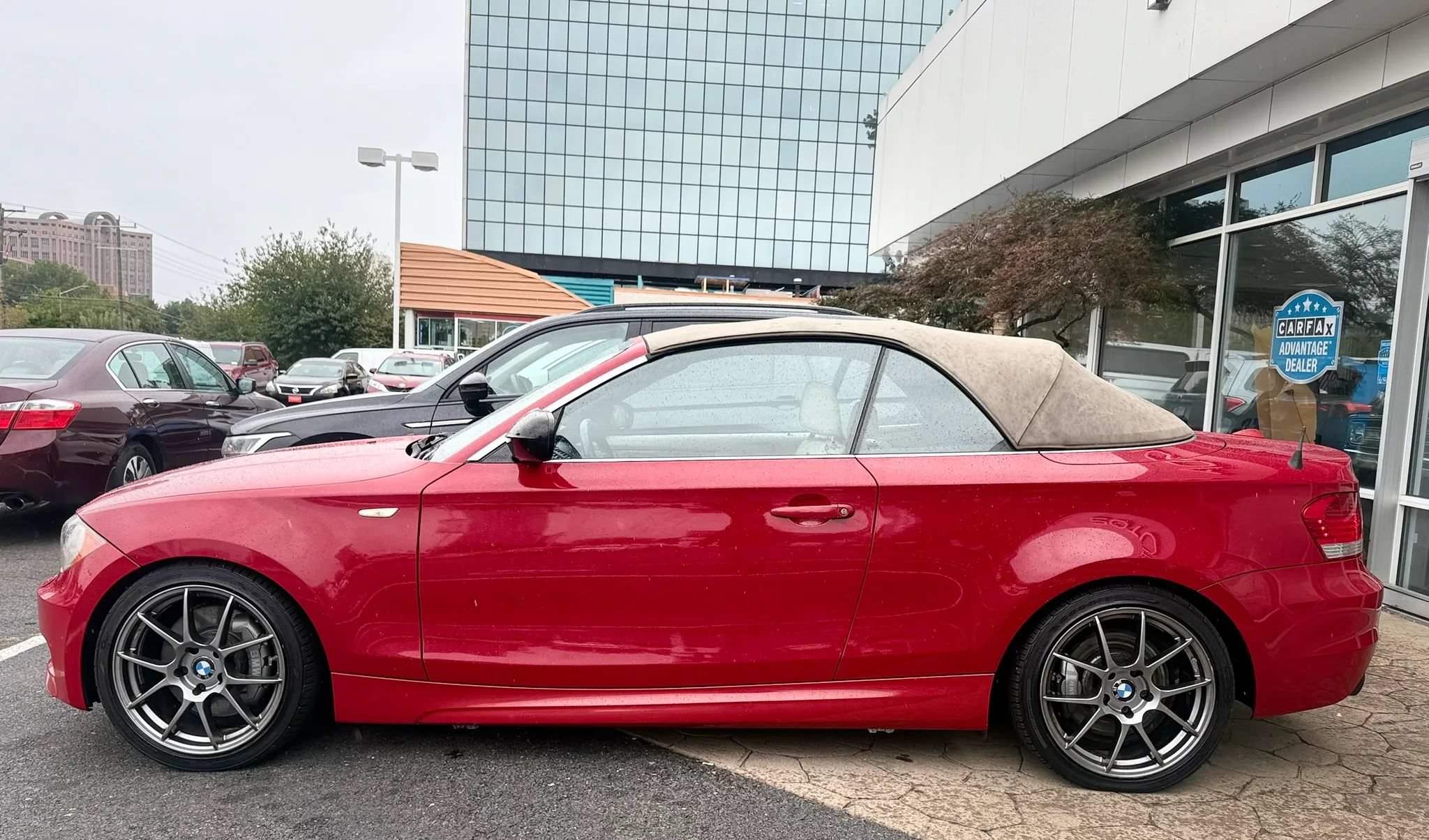 Used 2011 BMW 135i Convertible RWD image 4