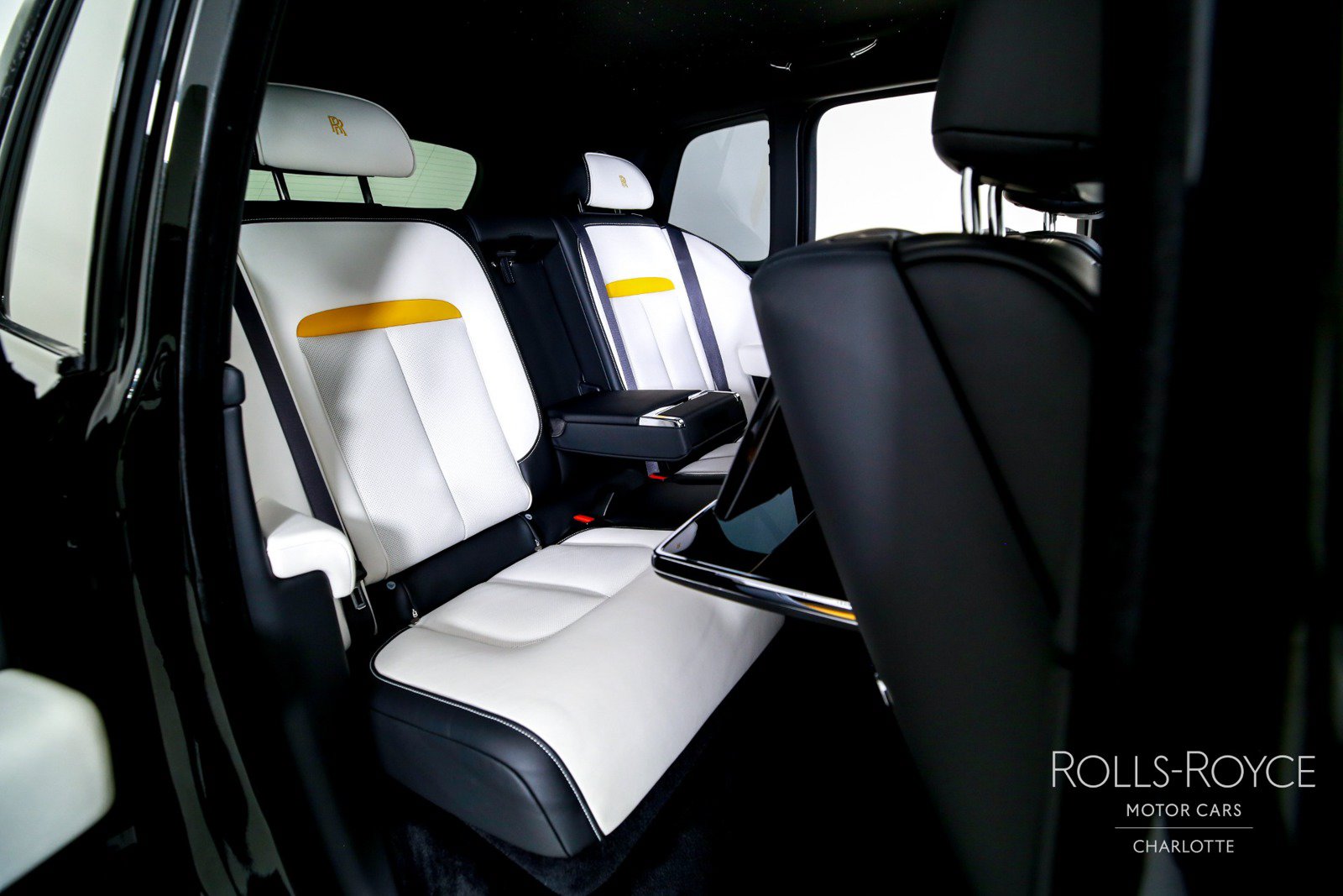 Used 2025 Rolls-Royce Cullinan AWD/4WD image 29