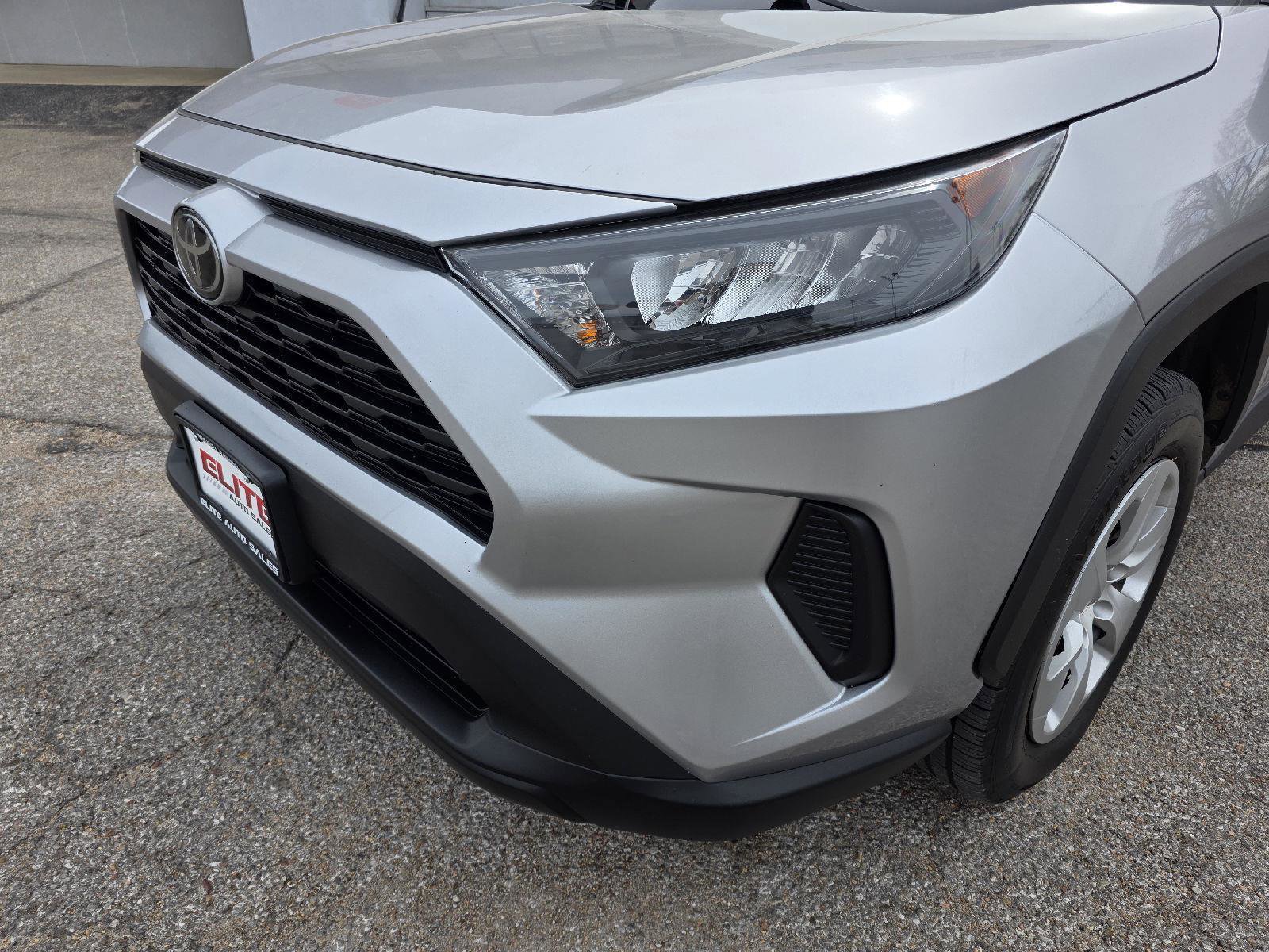 Used 2020 Toyota RAV4 LE AWD/4WD image 33