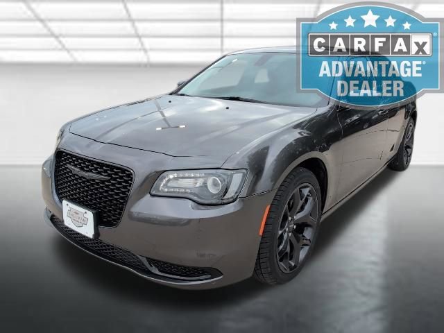 Used 2023 Chrysler 300 Touring w/ Sport Appearance Package RWD image 25