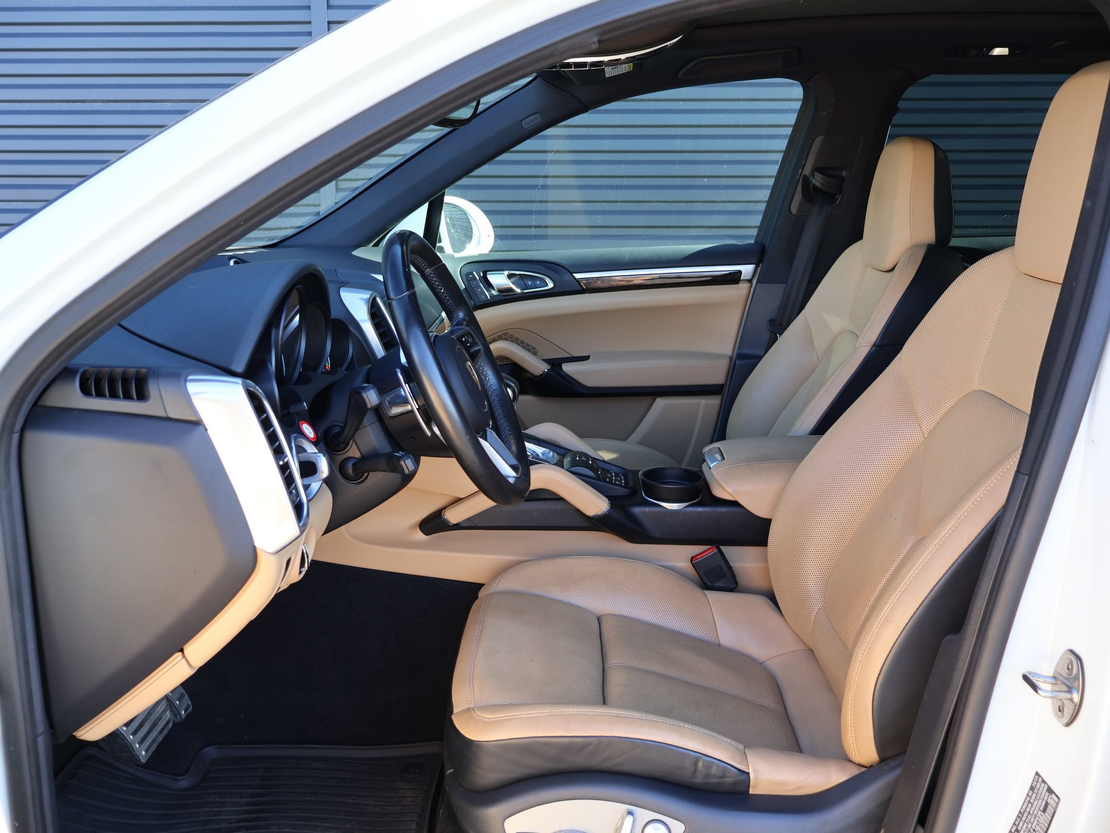 Used 2016 Porsche Cayenne S AWD/4WD image 5