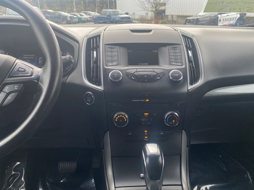 Used 2018 Ford Edge SE image 22