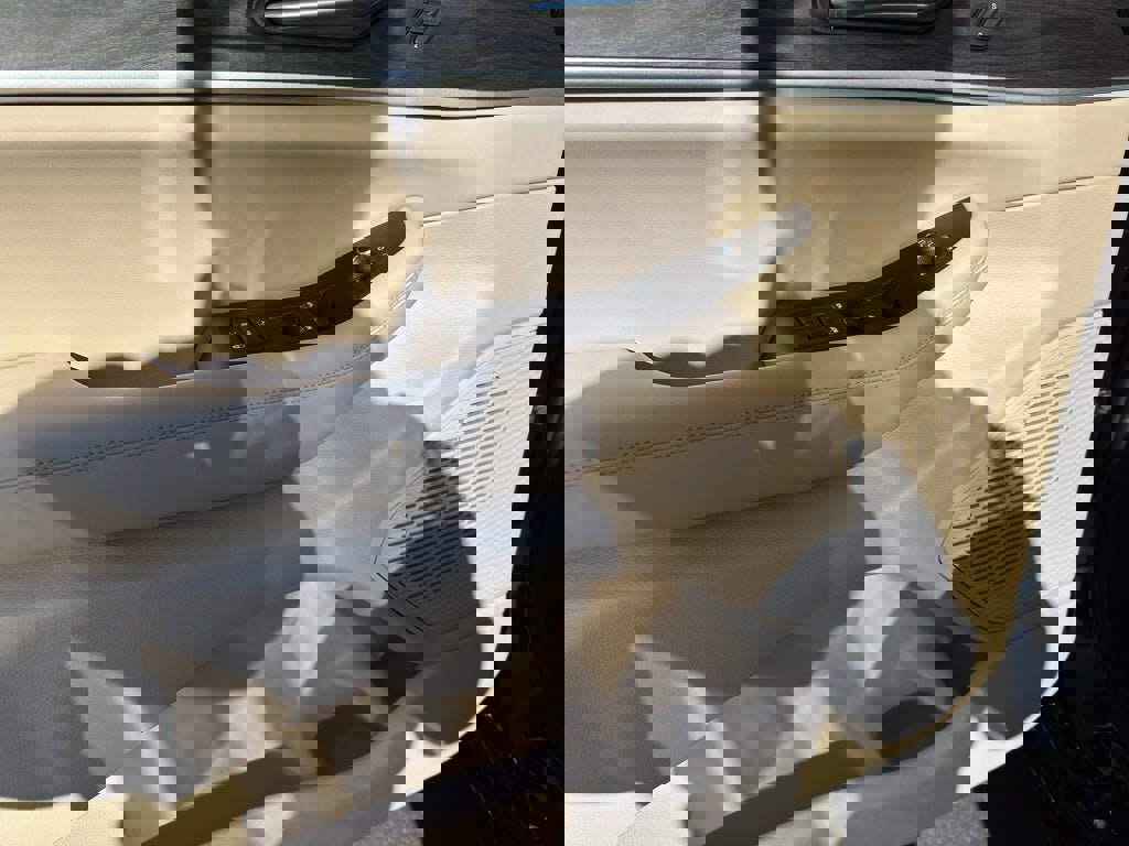 New 2025 Jeep Grand Cherokee Limited image 10