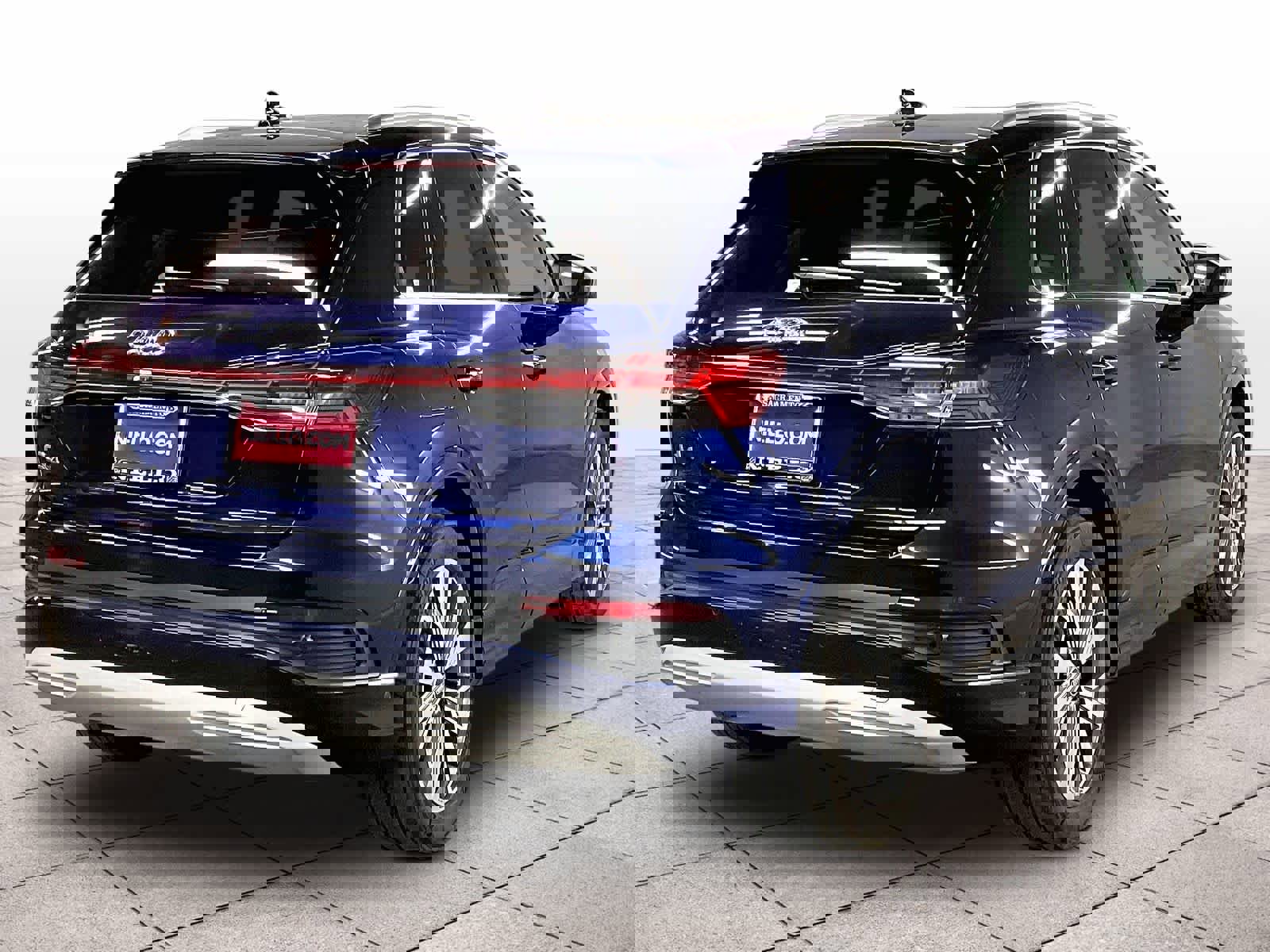 Used 2023 Audi Q4 e-tron Premium Plus w/ Premium Plus image 14