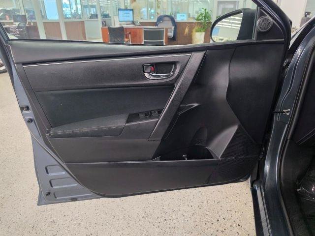 Used 2017 Toyota Corolla LE FWD image 32