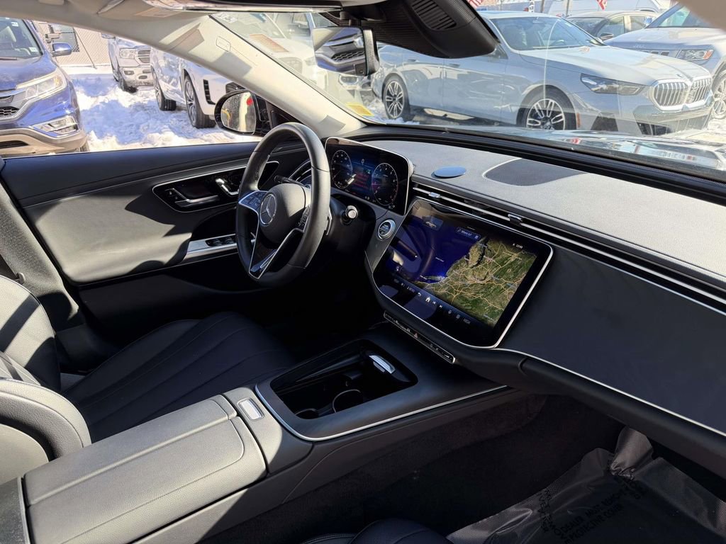 Used 2024 Mercedes-Benz E 350 4MATIC Sedan image 12