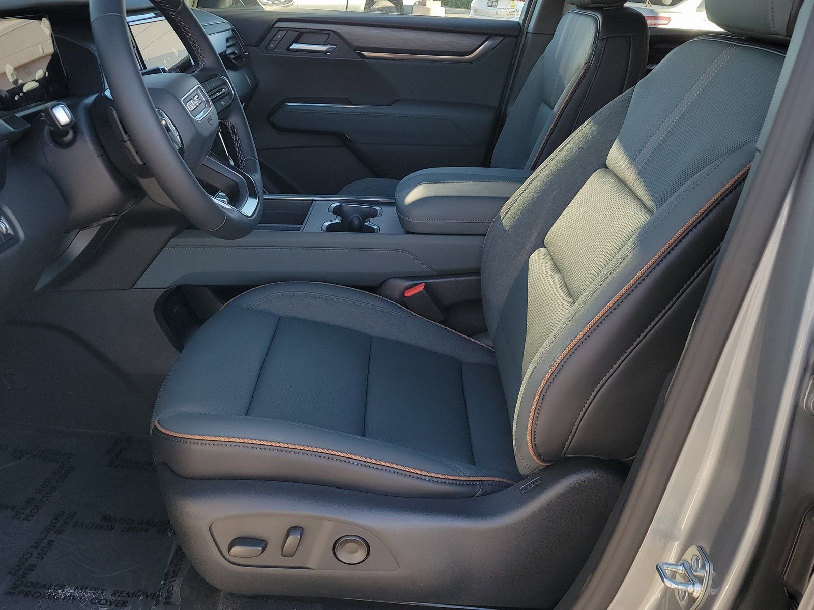 New 2026 GMC Acadia AT4 w/ Luxury Package AWD/4WD image 6