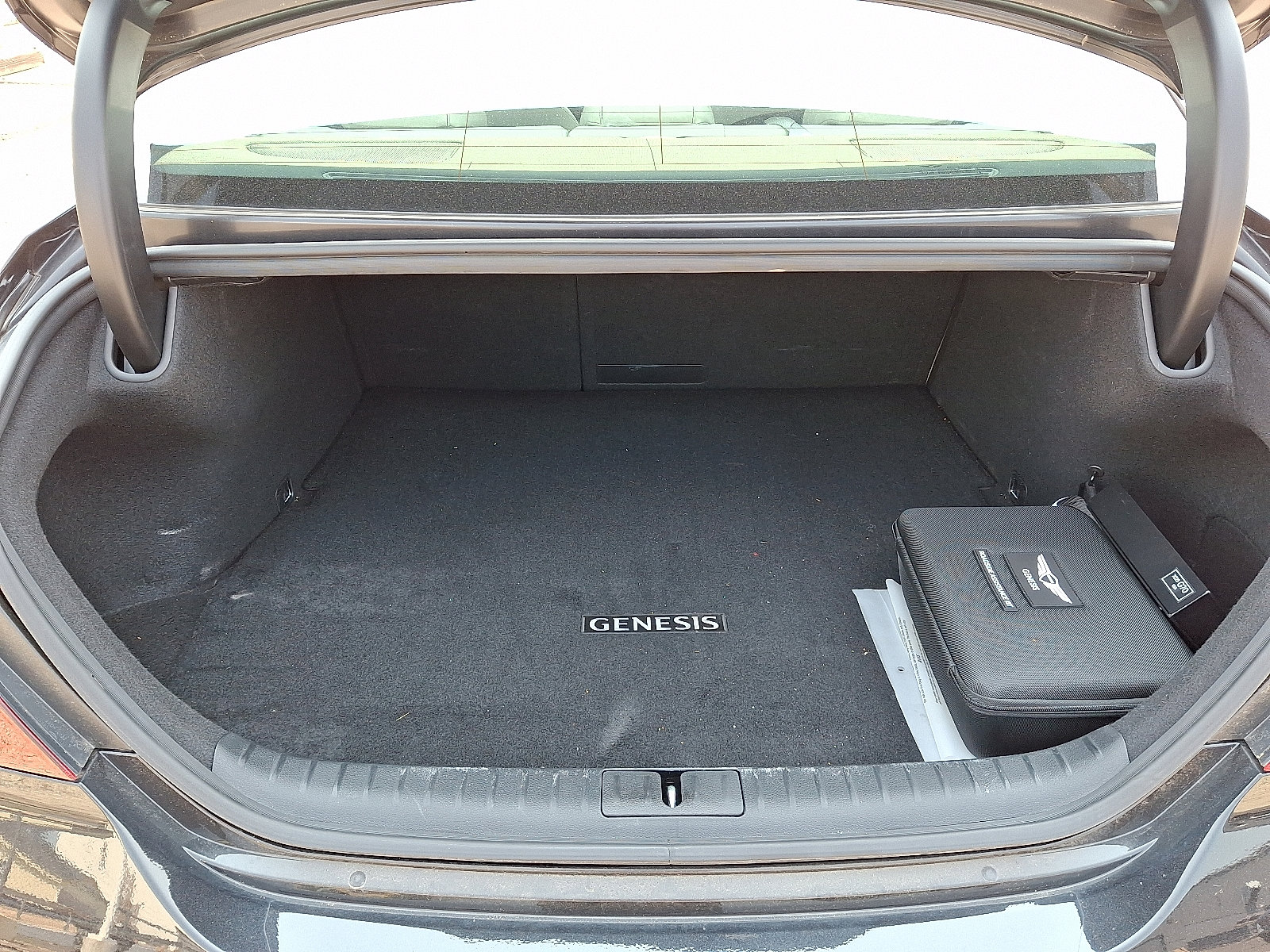 Used 2025 Genesis G70 3.3T Advanced image 28