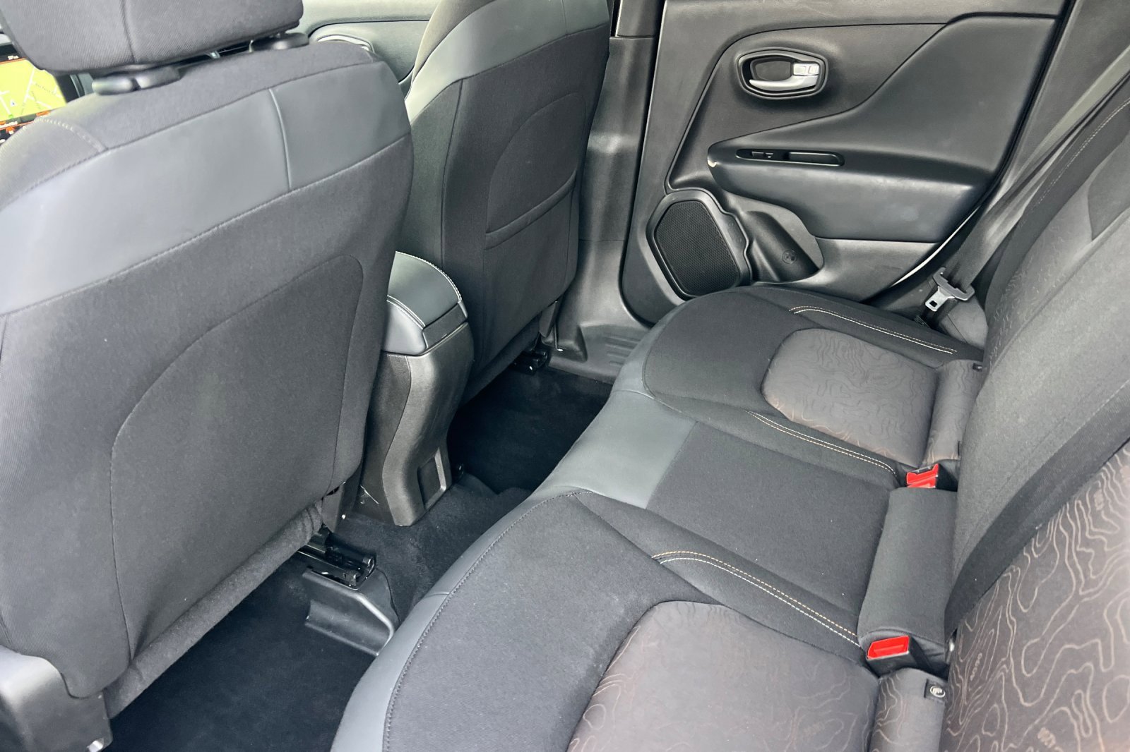 Used 2023 Jeep Renegade Latitude image 9