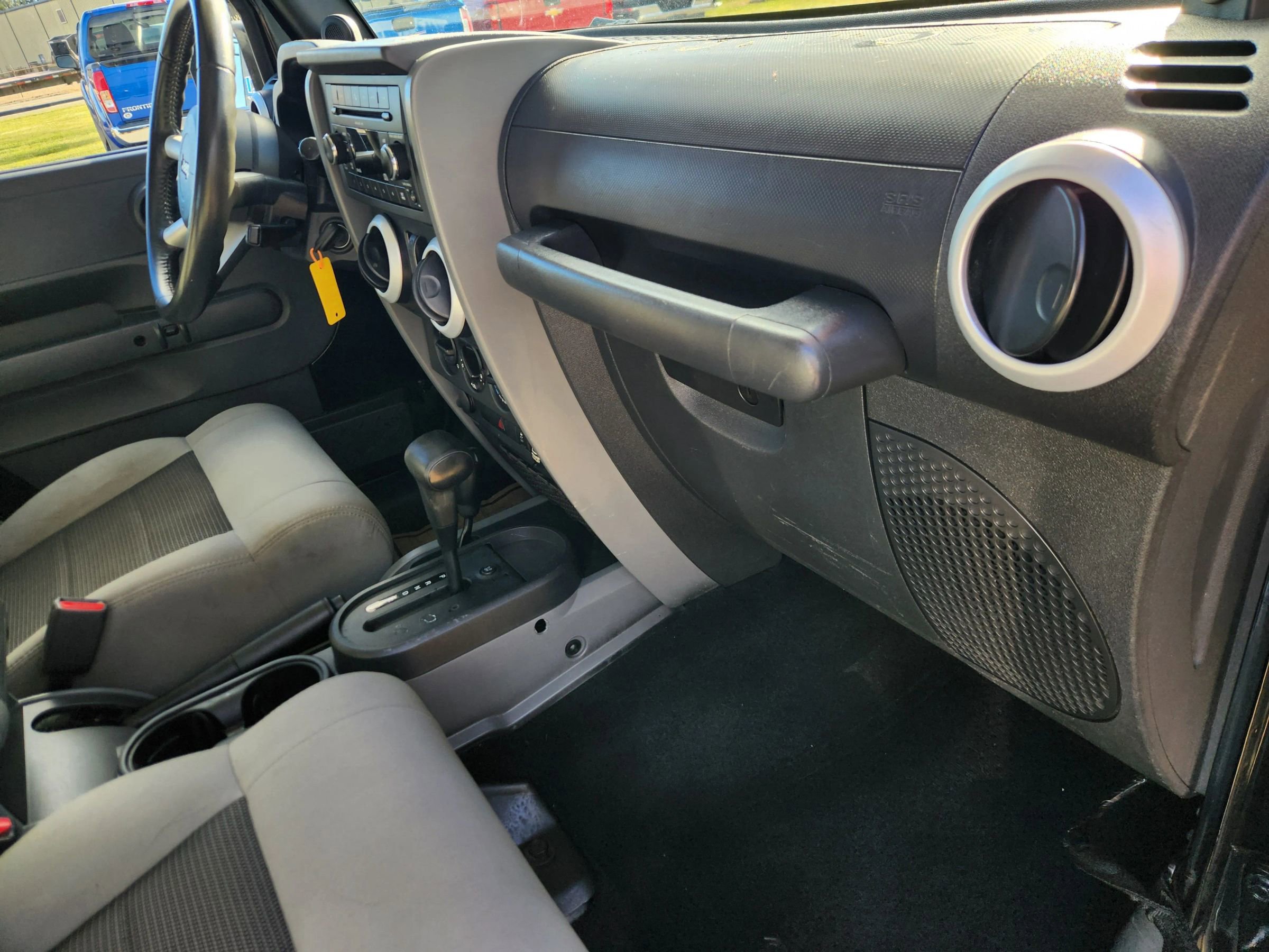 Used 2010 Jeep Wrangler Sahara w/ Dual Top Group image 30