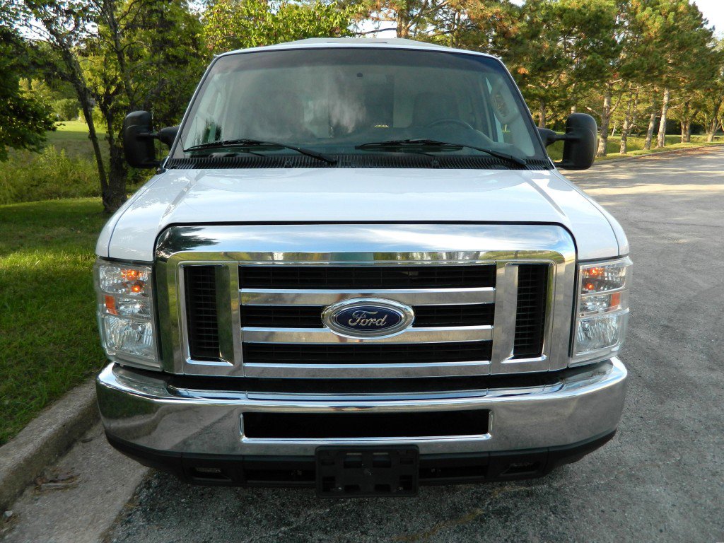 Used 2016 Ford E-350 and Econoline 350 Super Duty w/ Power Windows & Locks Group image 2