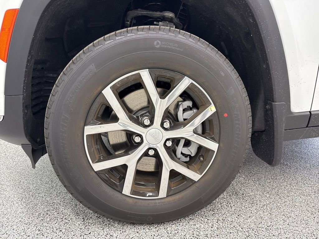 Used 2025 Jeep Grand Cherokee L Limited w/ MOPAR Finishing Package image 10