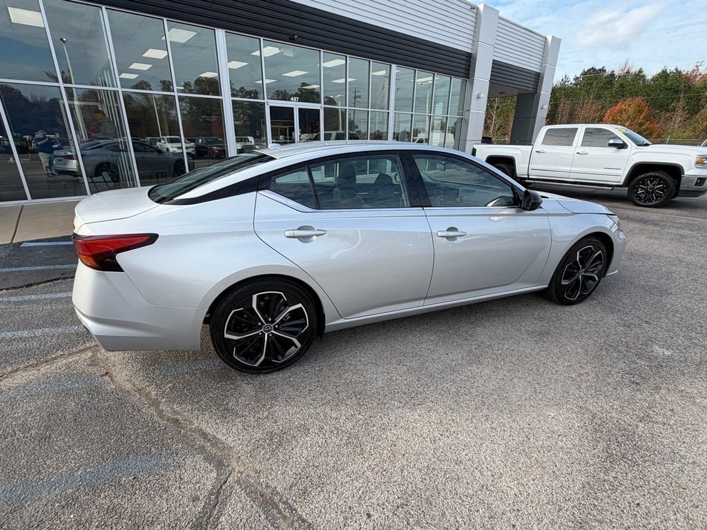 Used 2024 Nissan Altima 2.5 SR image 4