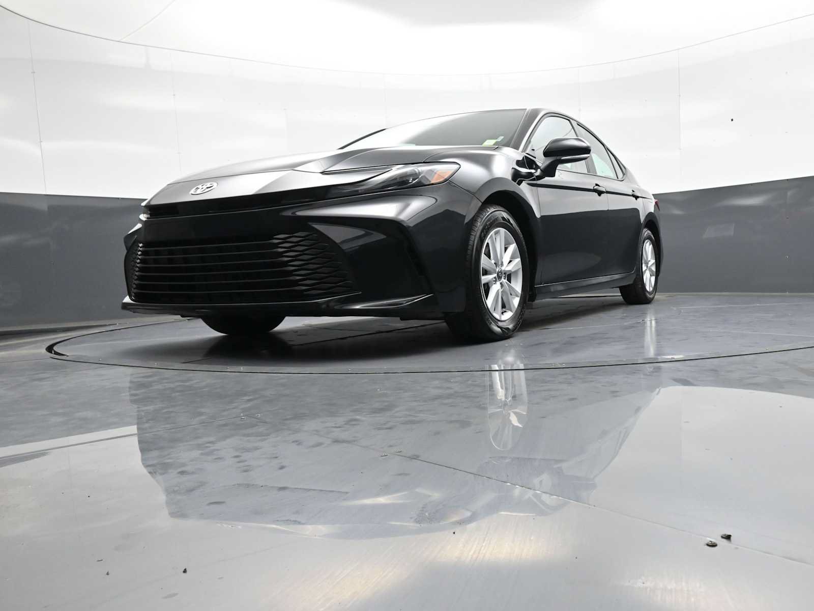 Used 2026 Toyota Camry LE FWD image 24