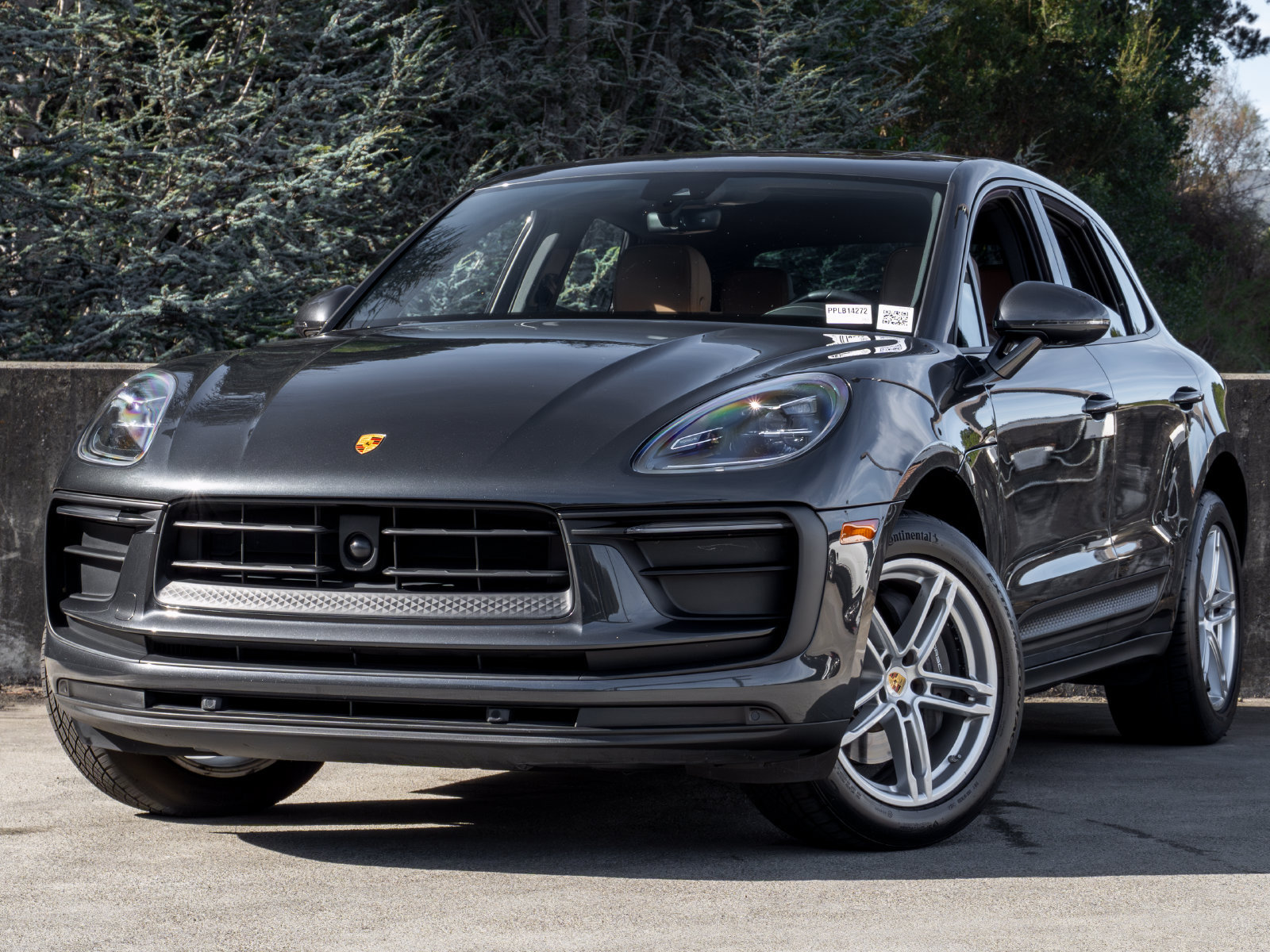 Certified 2023 Porsche Macan AWD/4WD image 1