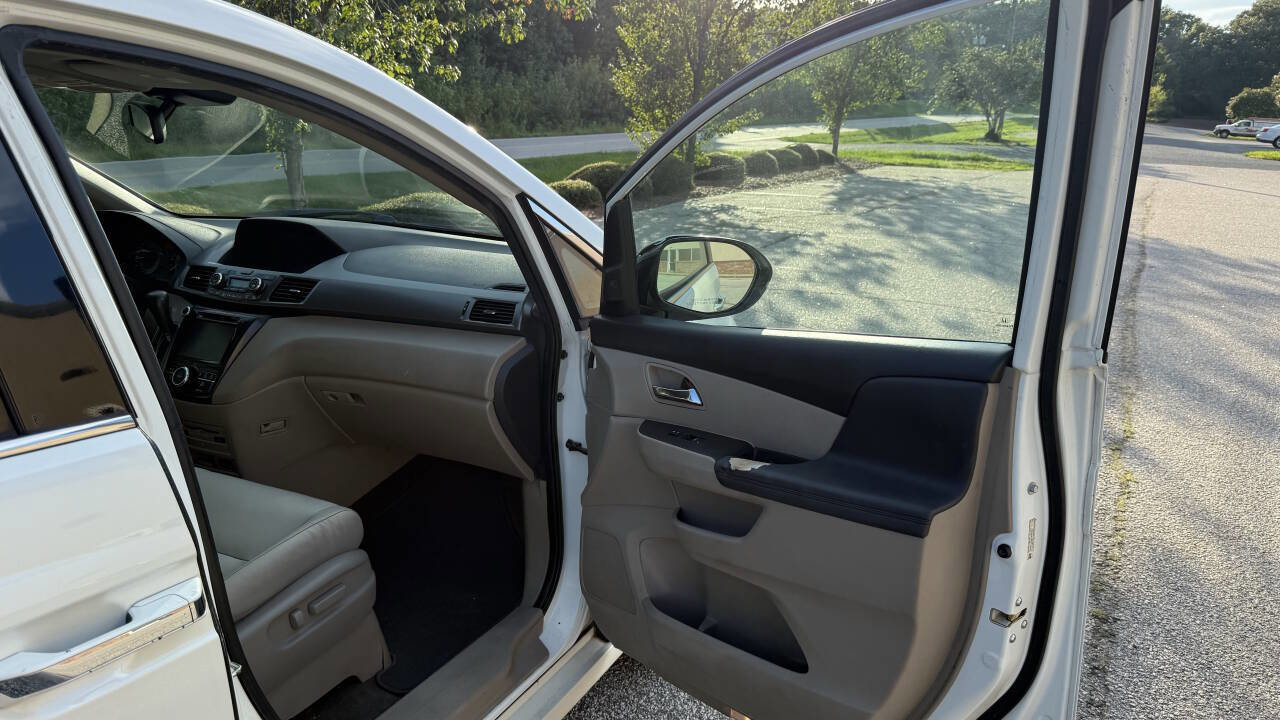 Used 2014 Honda Odyssey Touring Elite image 14