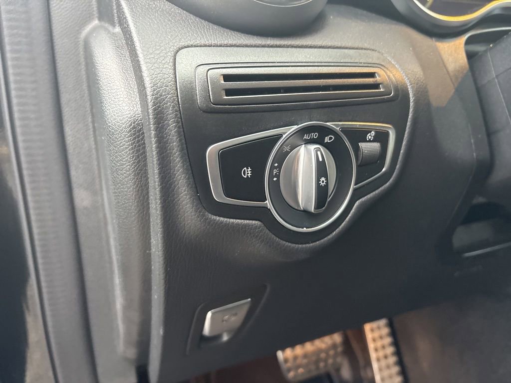 Used 2022 Mercedes-Benz GLC 300 4MATIC image 18