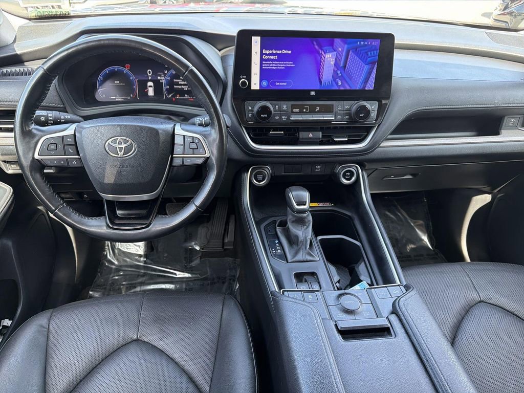 Used 2024 Toyota Grand Highlander Limited image 6