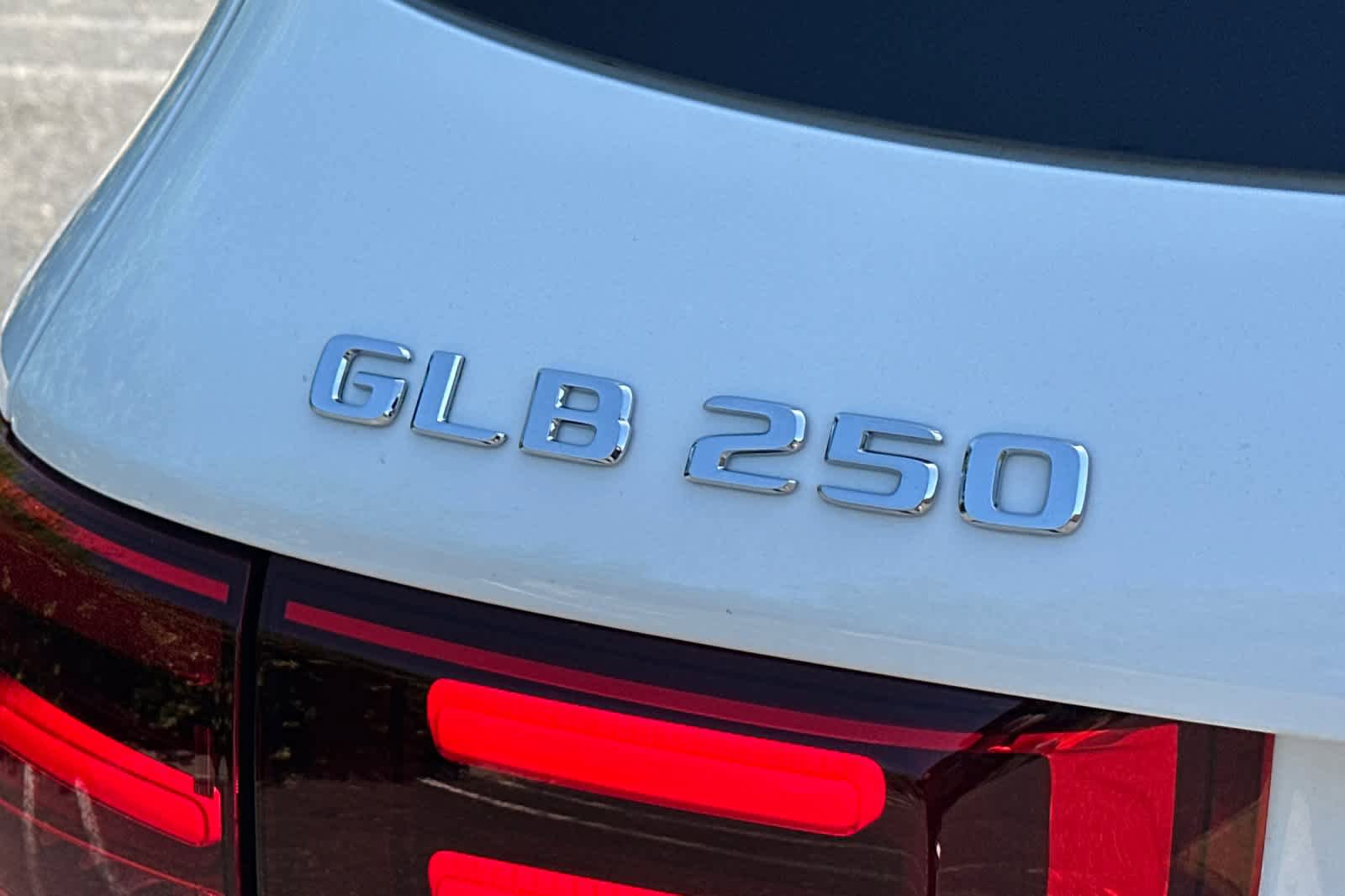 New 2026 Mercedes-Benz GLB 250 image 25