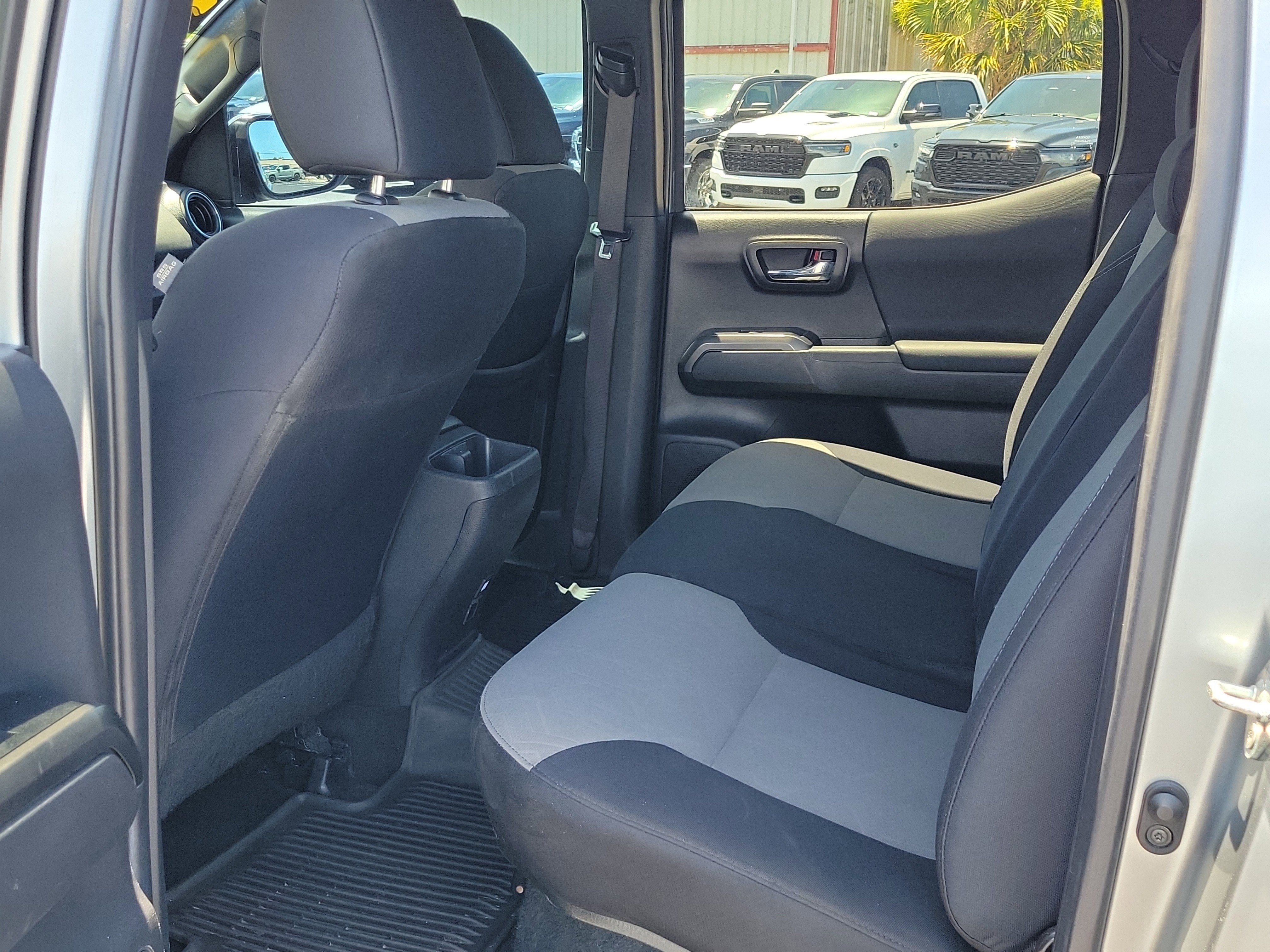 Used 2022 Toyota Tacoma TRD Sport w/ Technology Package RWD image 14