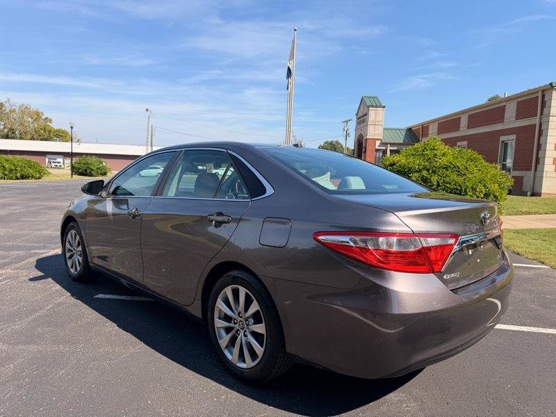 Used 2015 Toyota Camry XLE w/ Moonroof Package FWD image 8