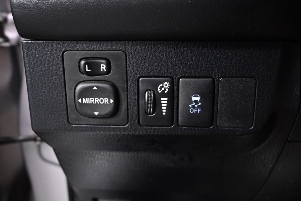 Used 2014 Toyota RAV4 XLE AWD/4WD image 24