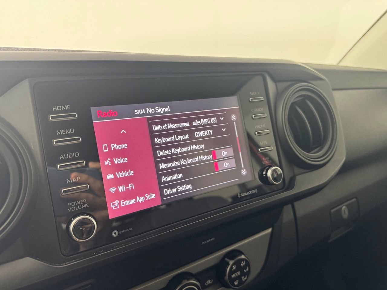 Used 2020 Toyota Tacoma SR w/ SR Convenience Package RWD image 21