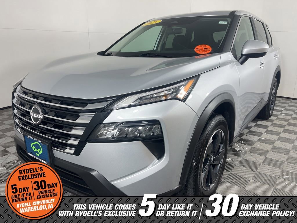 Used 2025 Nissan Rogue SV image 11