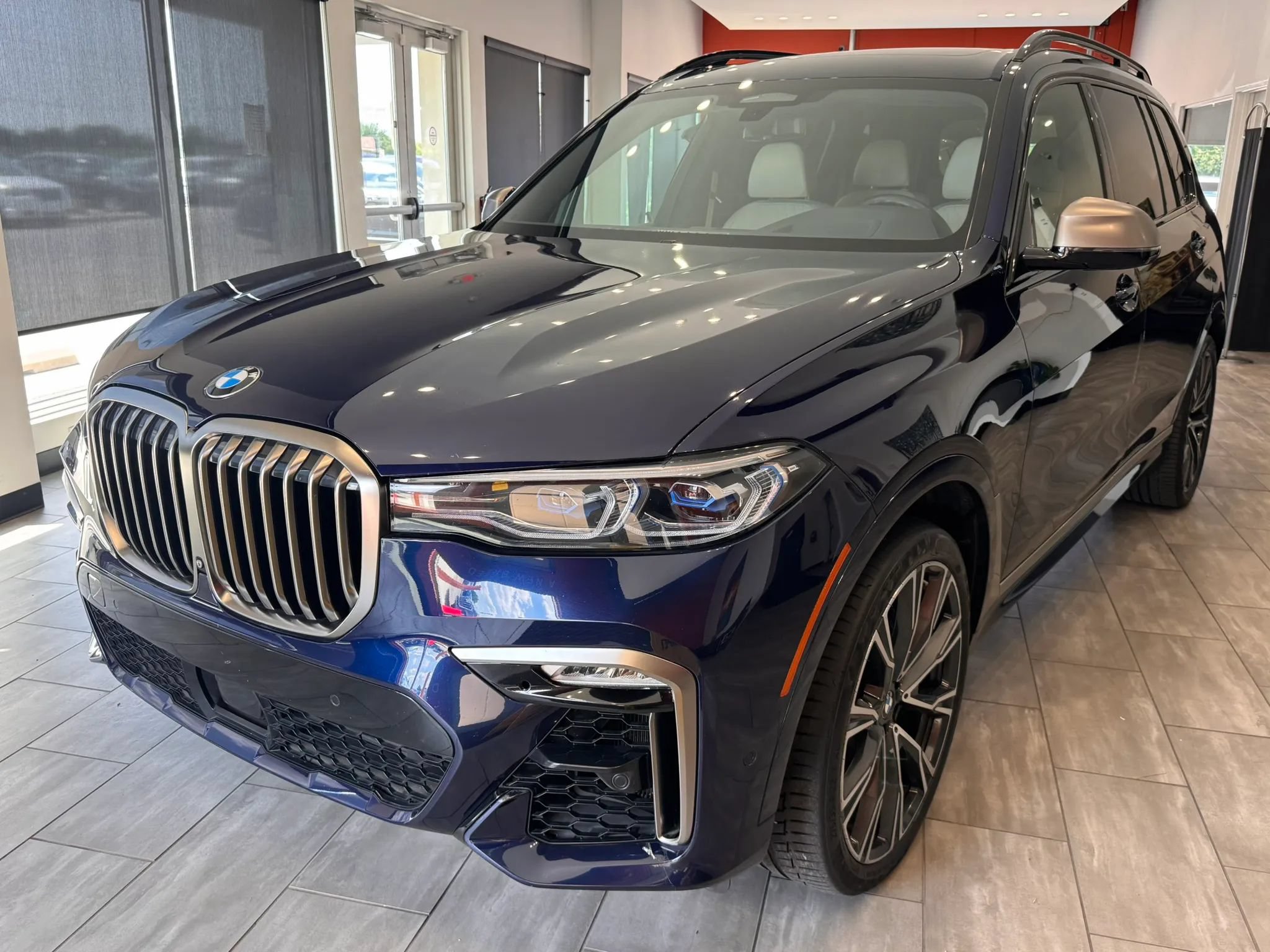 Used 2020 BMW X7 M50i w/ Dynamic Handling Package AWD/4WD image 6