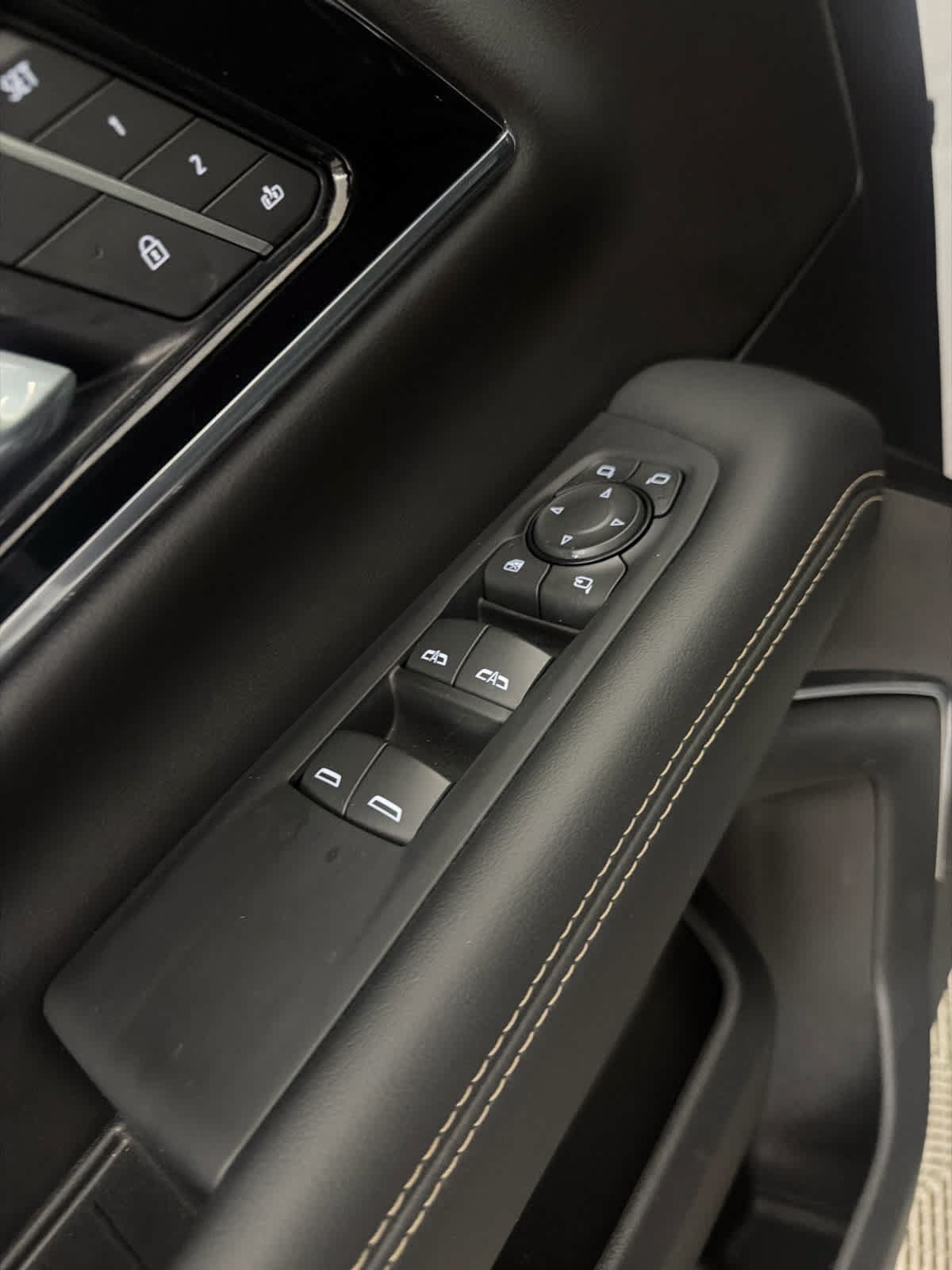 Used 2025 GMC Yukon Elevation w/ LPO, Floor Liner Package AWD/4WD image 24