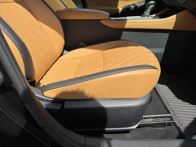 Used 2025 Nissan Sentra SV w/ SV Premium Package FWD image 23