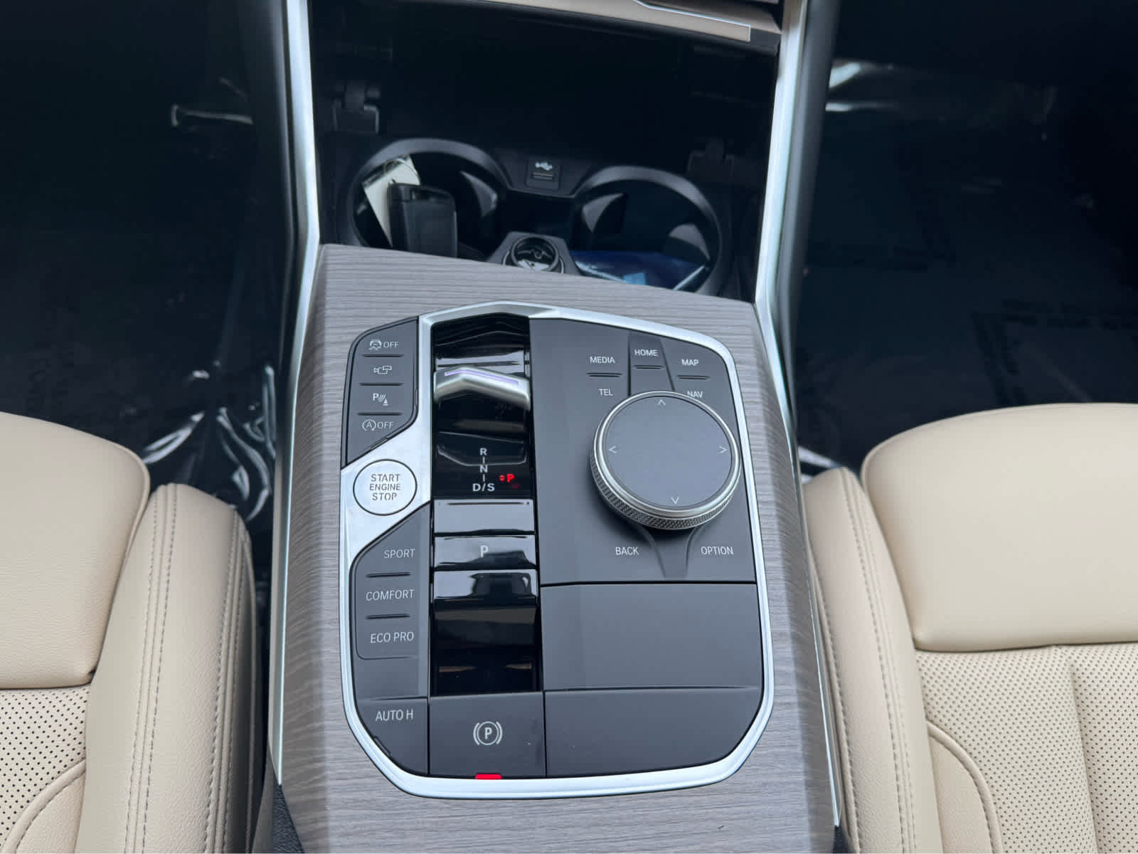 New 2026 BMW 330i Sedan w/ Convenience Package image 17