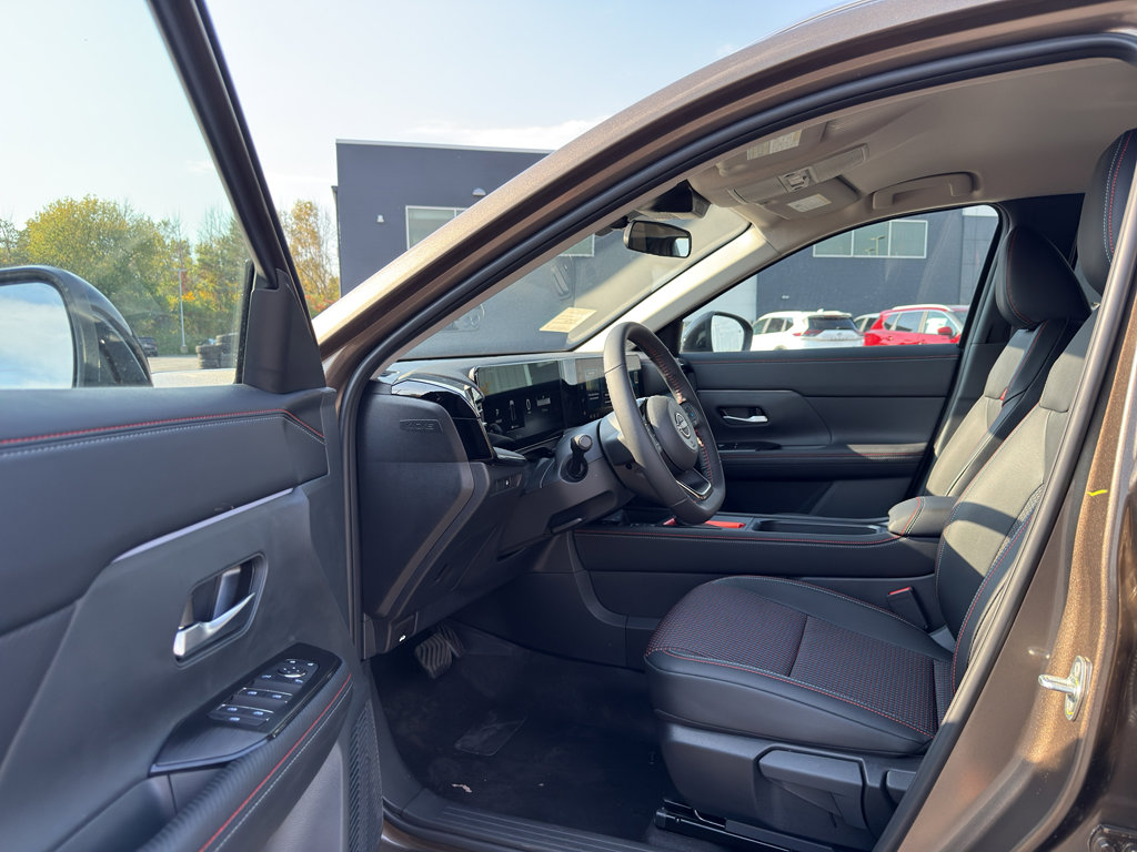 New 2026 Nissan Kicks SR w/ Cold Weather Package image 11