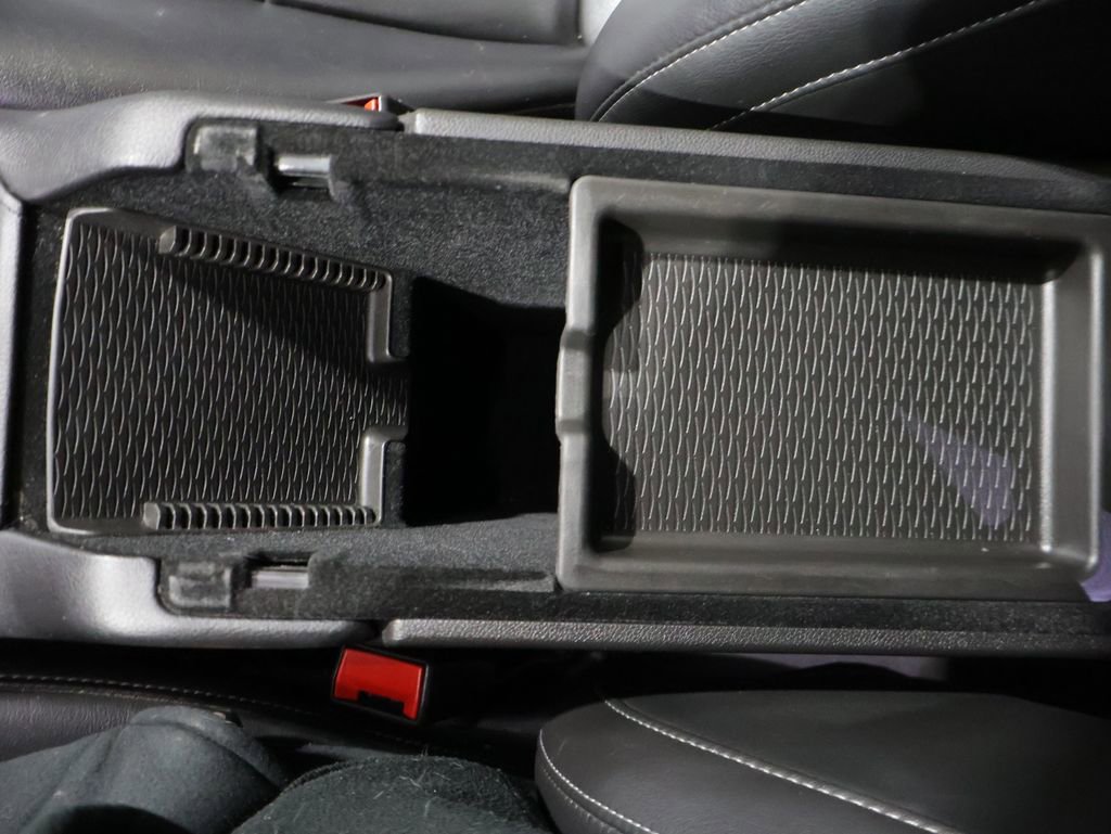 Used 2020 Cadillac XT4 Premium Luxury image 36