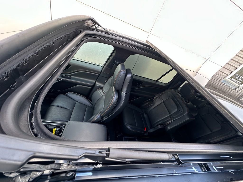 New 2025 Lincoln Aviator Black Label AWD/4WD image 6