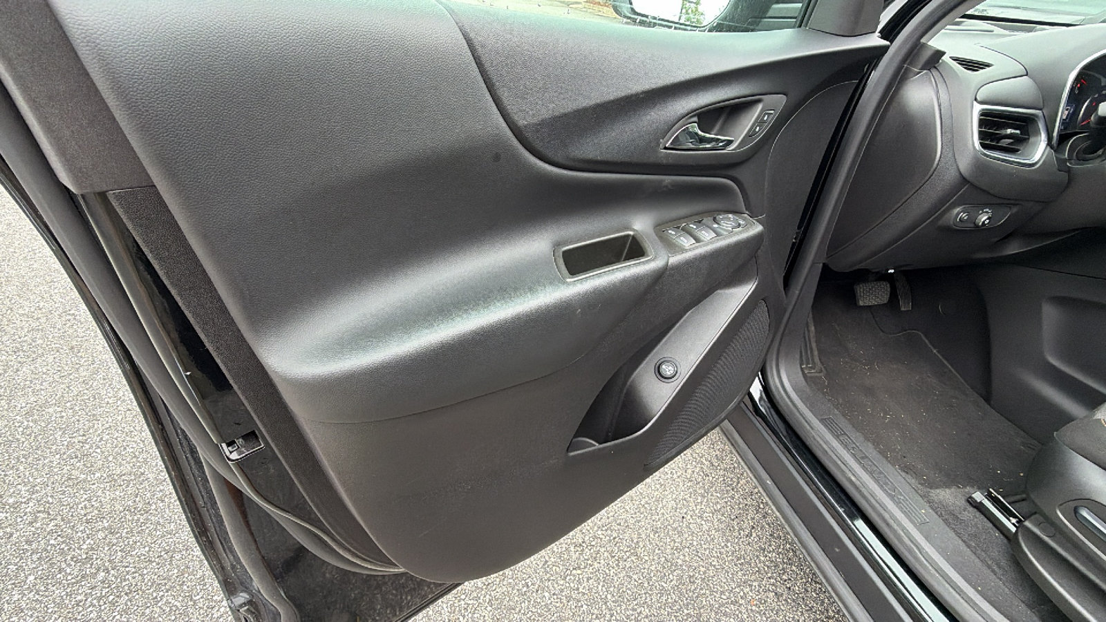 Used 2024 Chevrolet Equinox LT AWD/4WD image 14