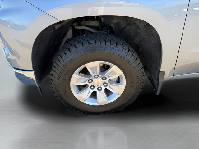 Used 2025 Chevrolet Silverado 1500 LT AWD/4WD image 23