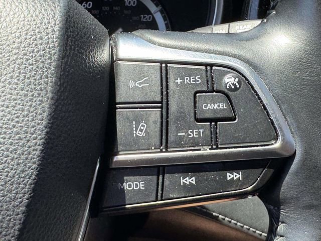 Used 2021 Toyota Highlander XLE AWD/4WD image 29