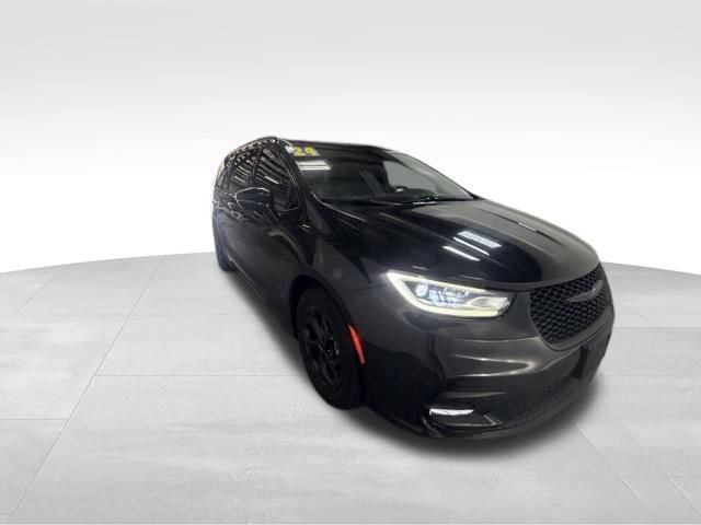 Certified 2024 Chrysler Pacifica Premium FWD image 6