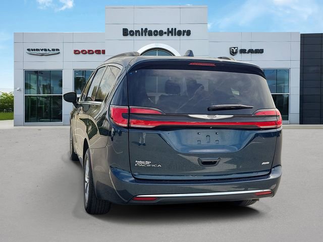 Used 2022 Chrysler Pacifica Touring-L image 3