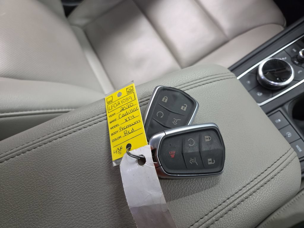 Used 2020 Cadillac XT4 Premium Luxury AWD/4WD image 14