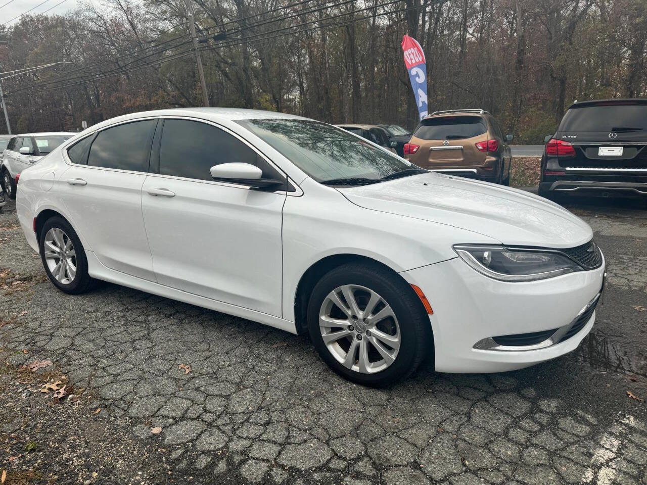 Used 2016 Chrysler 200 Limited image 3