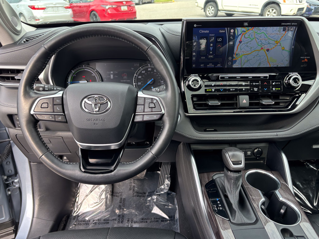 Certified 2021 Toyota Highlander Platinum AWD/4WD image 25