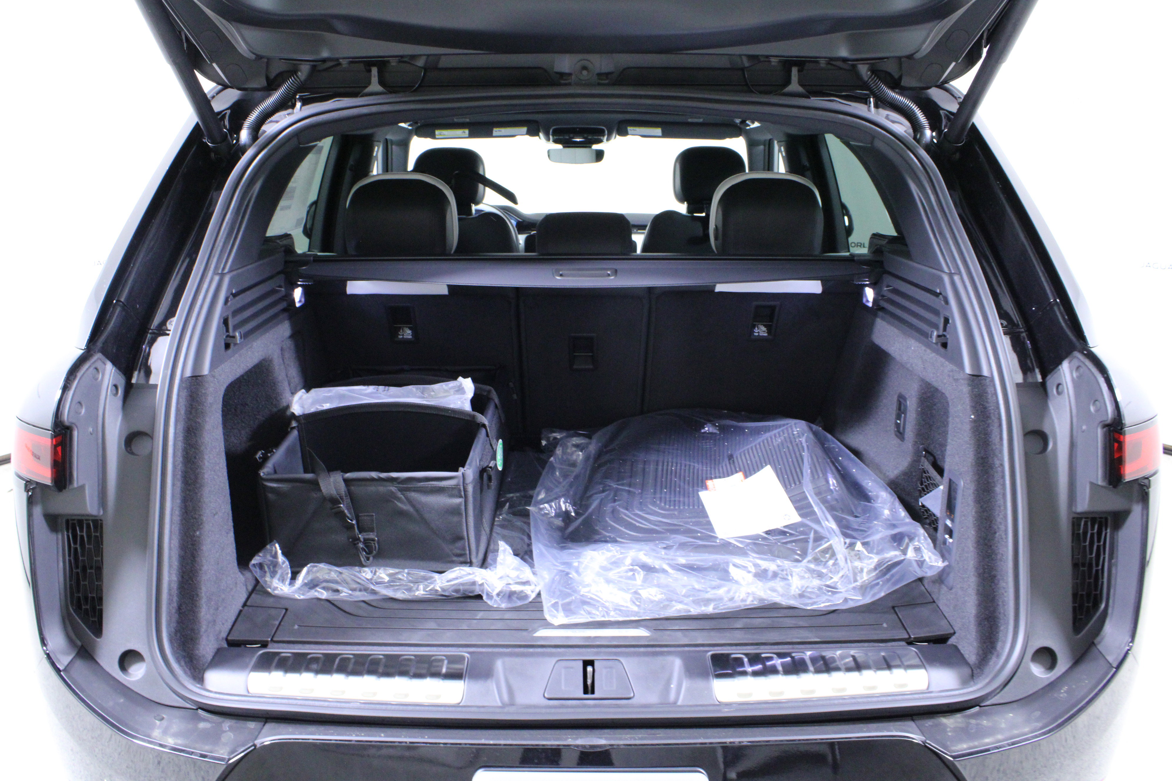 New 2026 Land Rover Range Rover Sport Dynamic SE AWD/4WD image 9