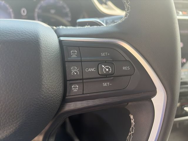 Used 2023 Jeep Grand Cherokee Altitude AWD/4WD image 30