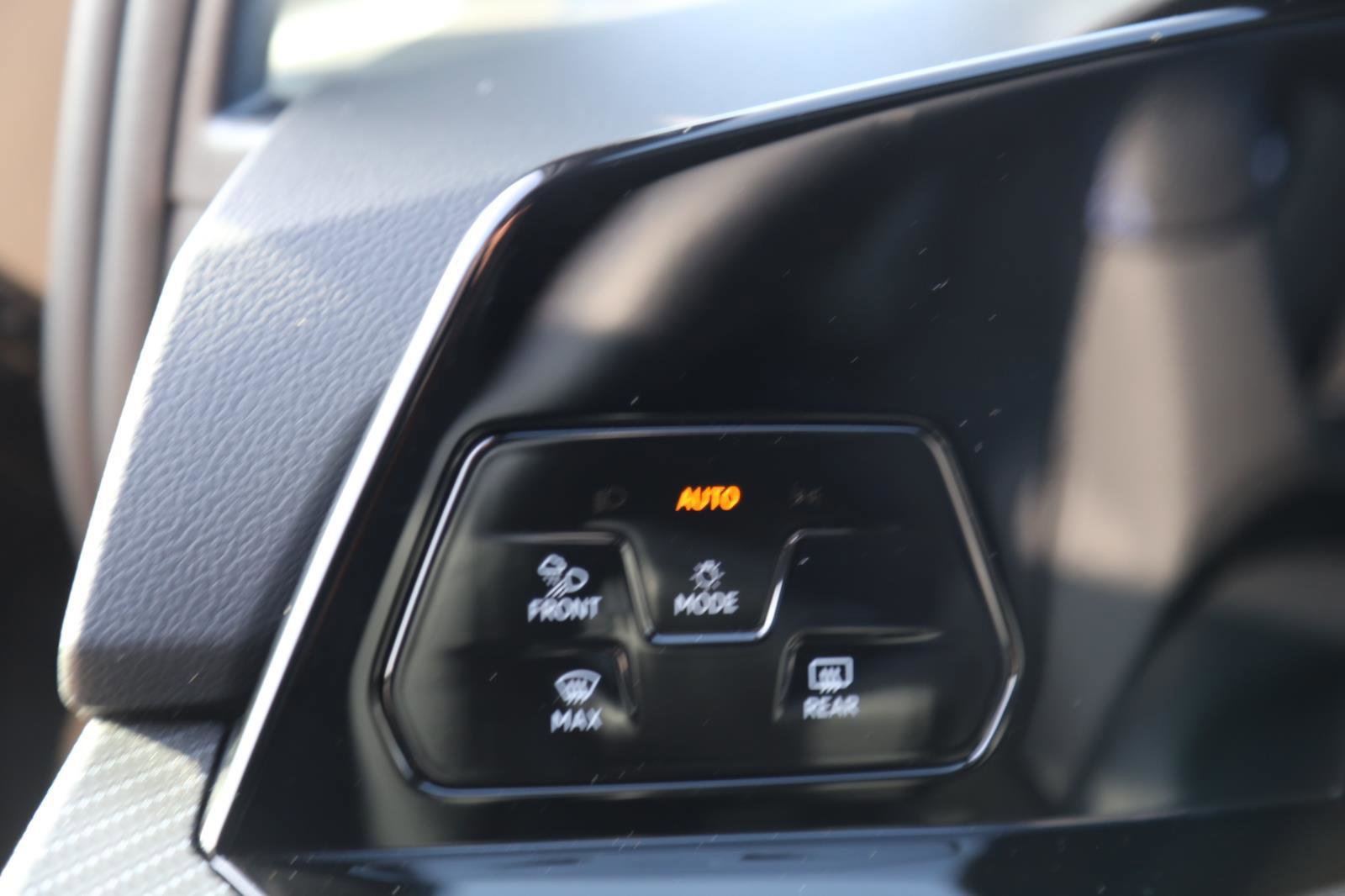 Used 2024 Volkswagen Golf R image 8