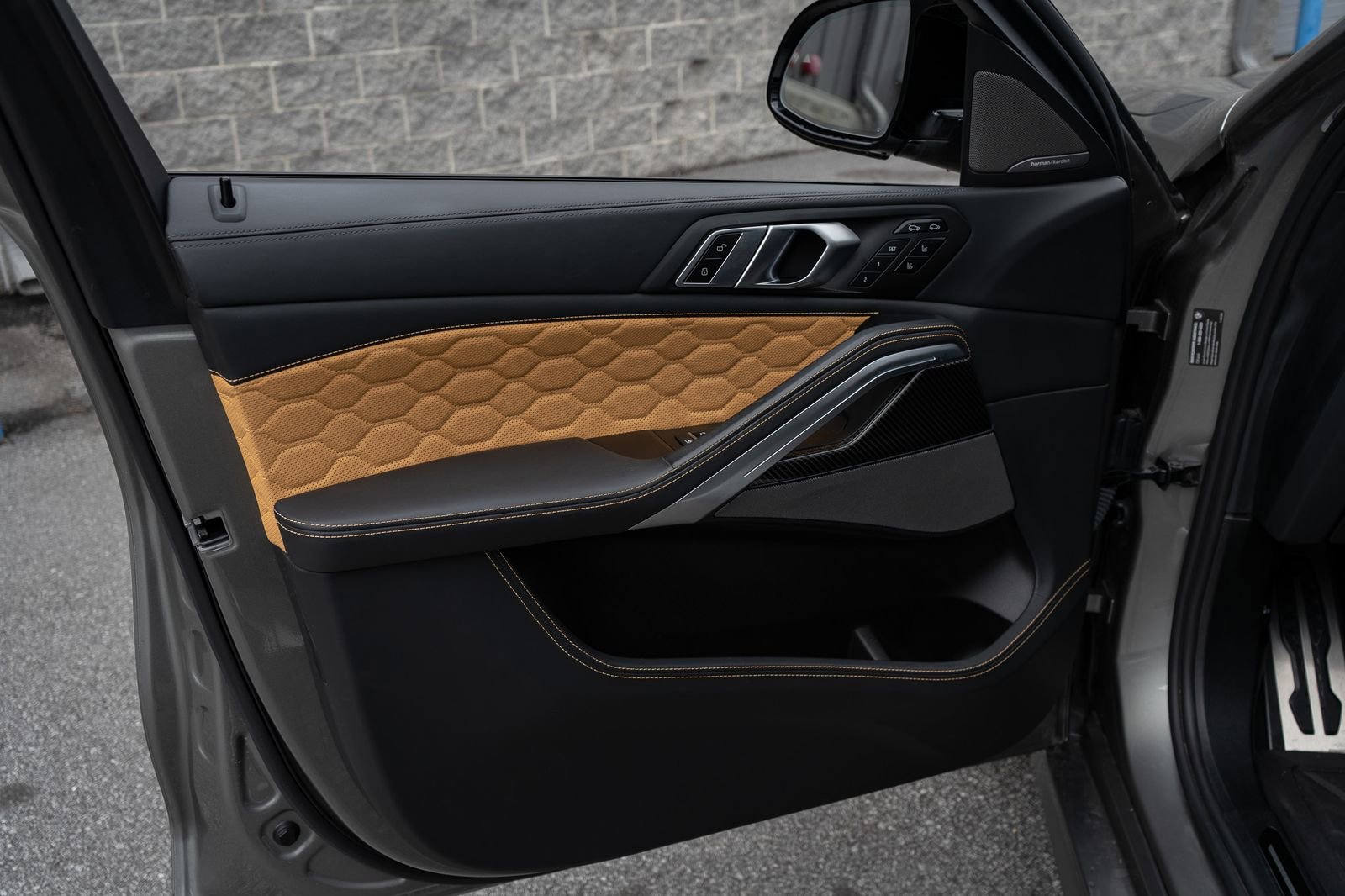 Used 2022 BMW X6 M w/ Competition Package image 33